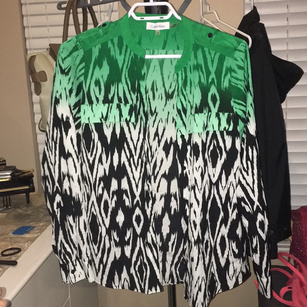 Calvin Klein green and white ombré blouse with black tribal print
